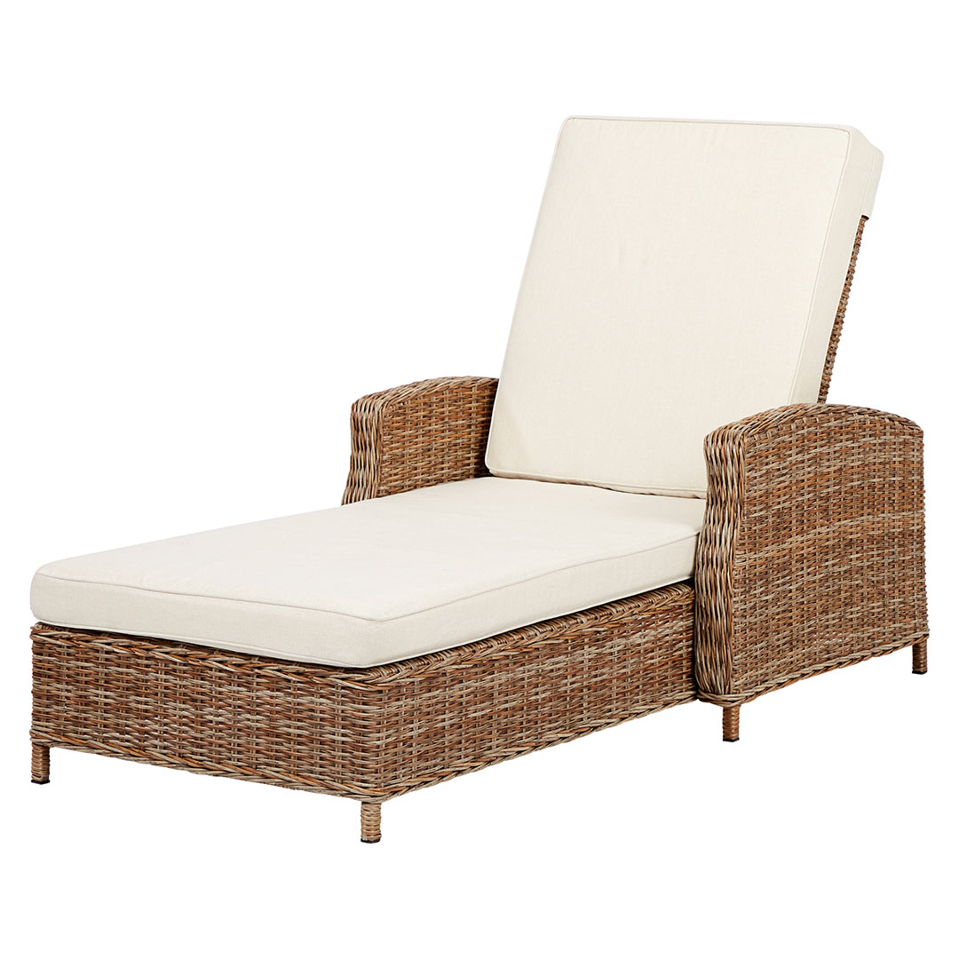 Gotland Sonnenliege Polyrattan mit Kissen natur, offwhite.