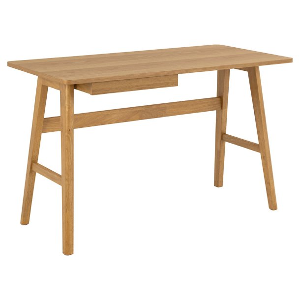 Barnett skrivebord eg dekor.
