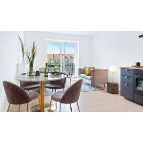 Bojan matgrupp , 1 matbord och 4 stolar, marmor look och gr.