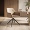 Moon spisestuestol med 360� dreiefunksjon velur beige.