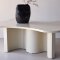 Flow Couchtisch beige.