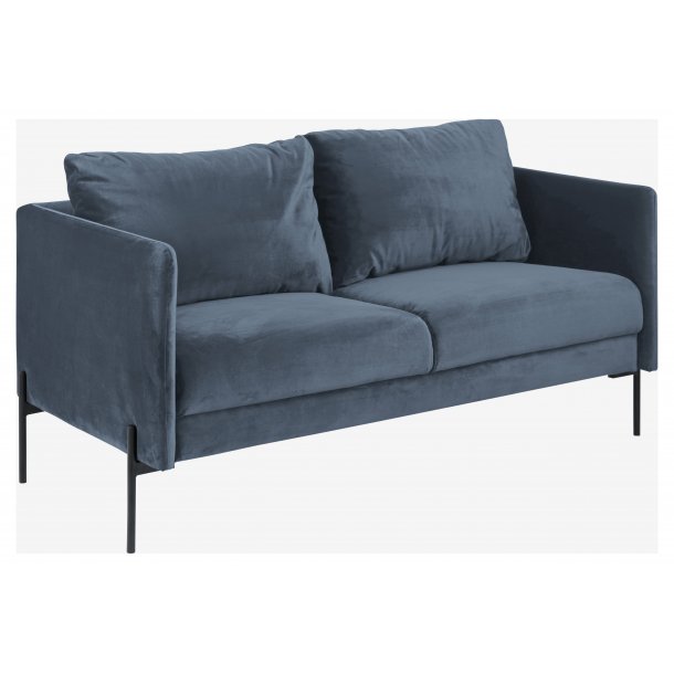 Kingsley A2 2,5-osobowa sofa z czarnymi nogami metalowymi. Zakurzonyniebieski